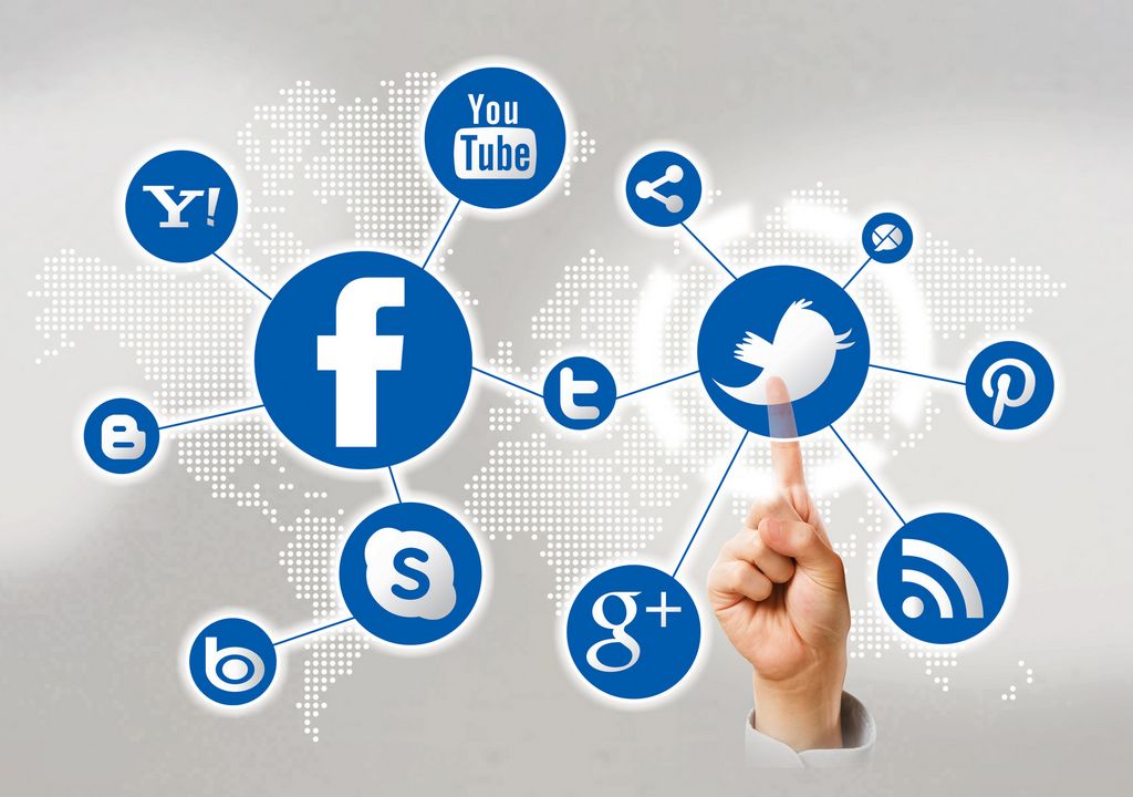 Les 14 meilleurs outils d'analyse des réseaux sociaux pour un reporting plus pertinent en 2025